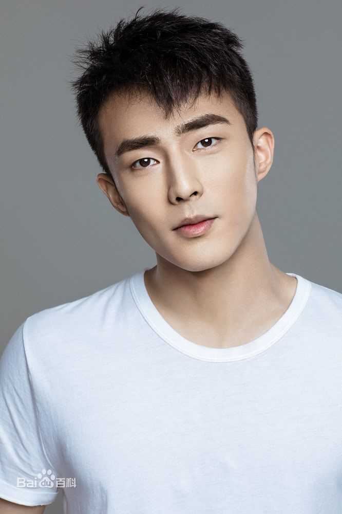 裴子添(Tim)最新白T壁纸