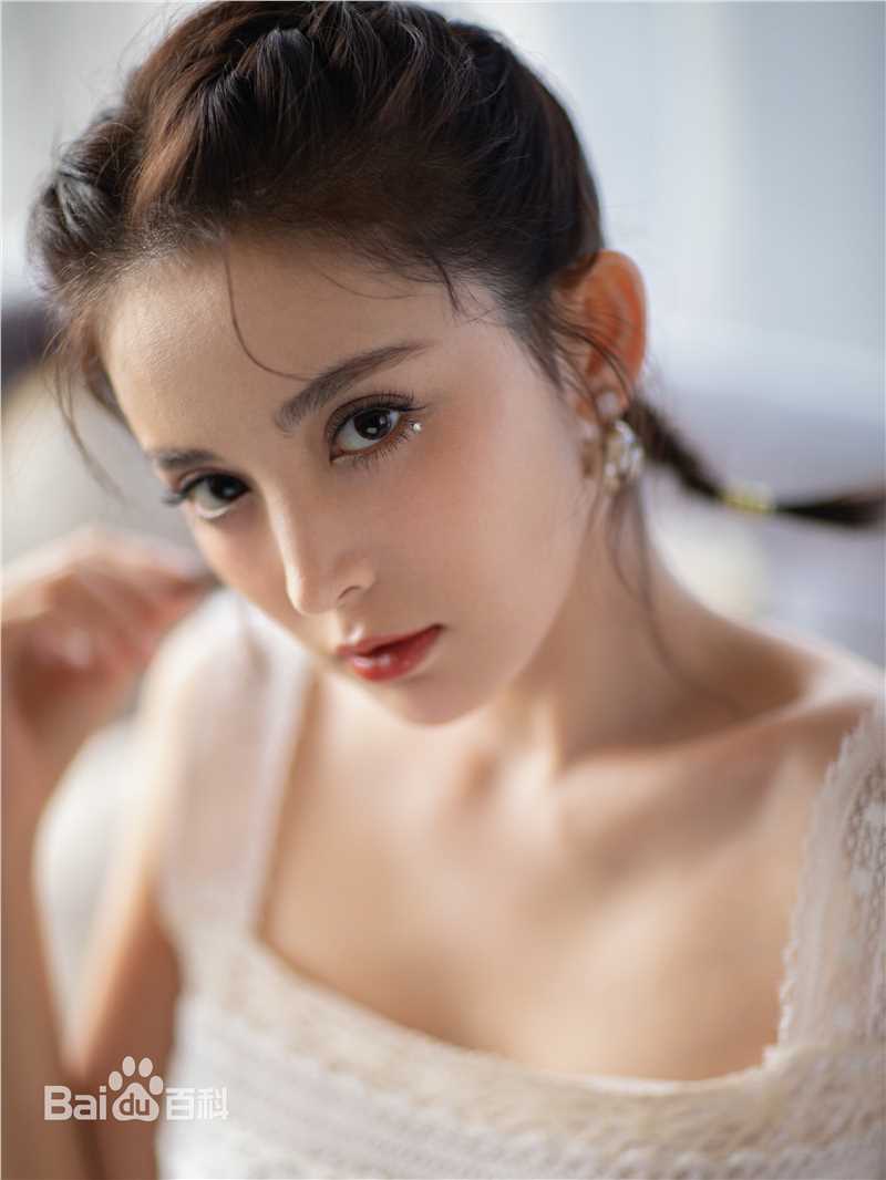 古力娜扎尔·拜合提亚尔(Gulinazhaer Baihetiyaer、Gulnazar)最优质杂志摄影相册