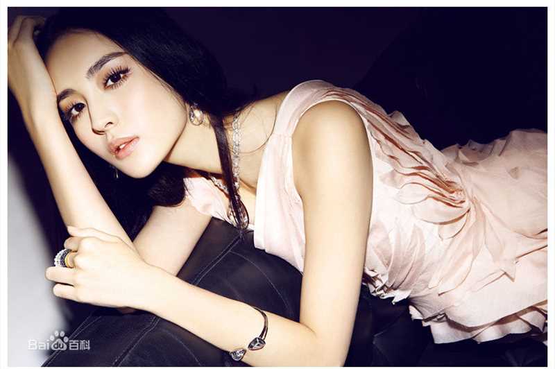 古力娜扎尔·拜合提亚尔(Gulinazhaer Baihetiyaer、Gulnazar)最优质杂志摄影相册