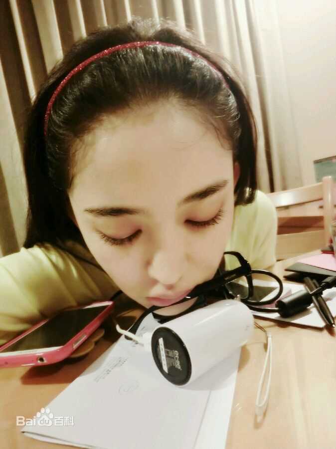 古力娜扎尔·拜合提亚尔(Gulinazhaer Baihetiyaer、Gulnazar)生活壁纸壁纸