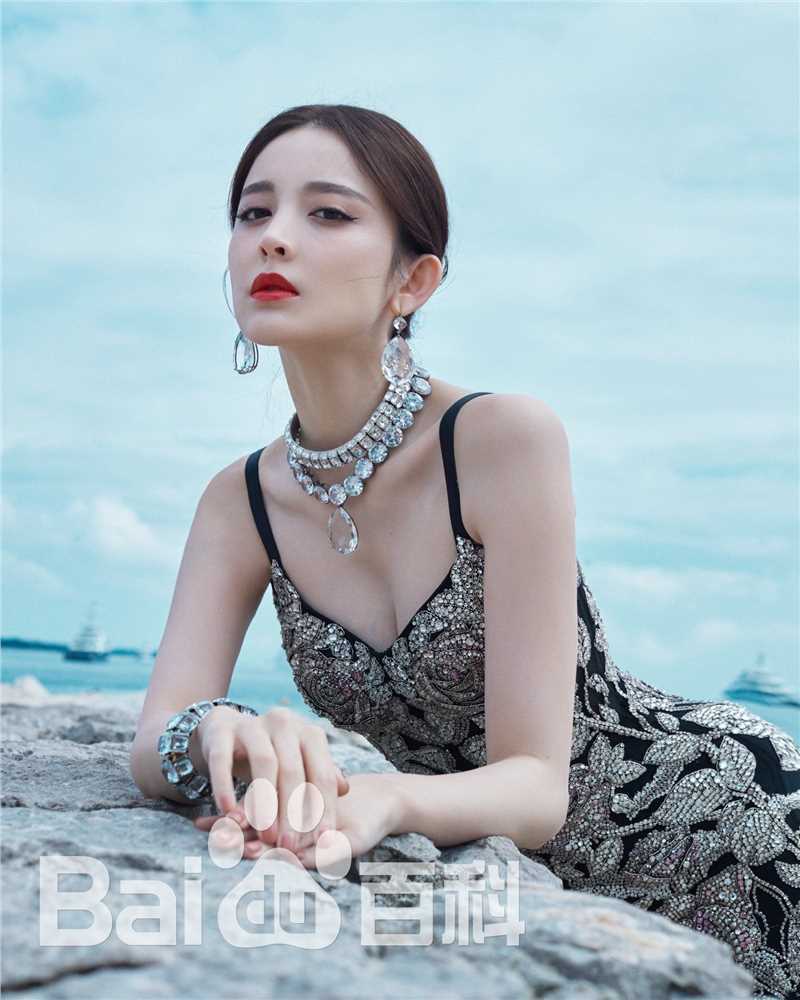 古力娜扎尔·拜合提亚尔(Gulinazhaer Baihetiyaer、Gulnazar)出席活动图片图集