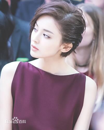 古力娜扎尔·拜合提亚尔(Gulinazhaer Baihetiyaer、Gulnazar)精选时装周图册