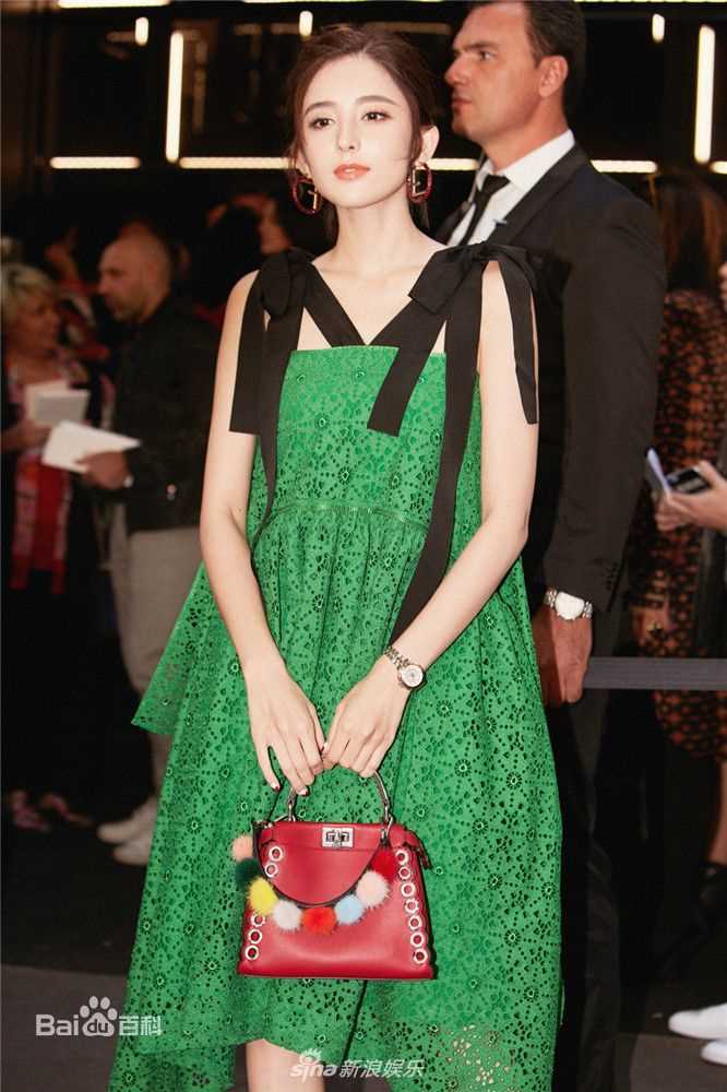 古力娜扎尔·拜合提亚尔(Gulinazhaer Baihetiyaer、Gulnazar)精选时装周图册