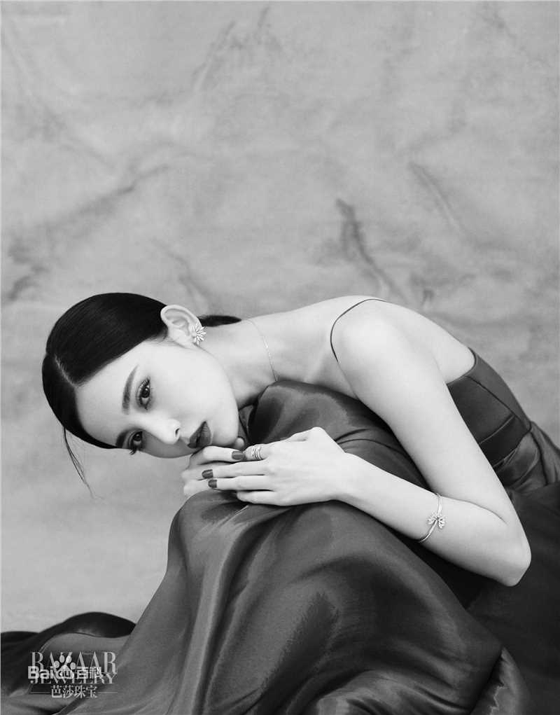 古力娜扎尔·拜合提亚尔(Gulinazhaer Baihetiyaer、Gulnazar)杂志