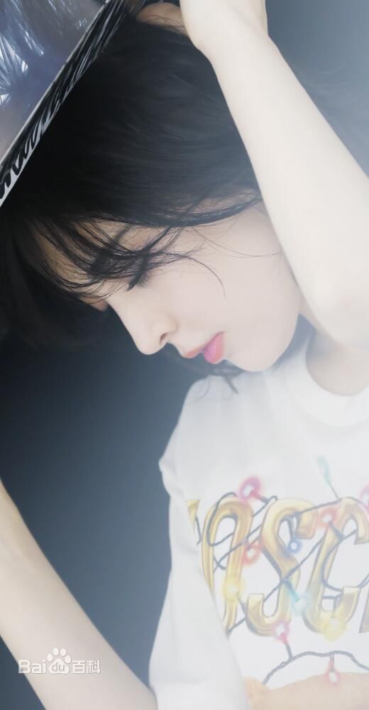 最新古力娜扎尔·拜合提亚尔(Gulinazhaer Baihetiyaer、Gulnazar)性感图片