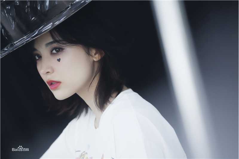 最新古力娜扎尔·拜合提亚尔(Gulinazhaer Baihetiyaer、Gulnazar)性感图片