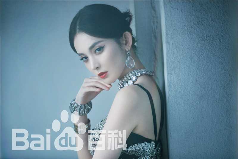 最新古力娜扎尔·拜合提亚尔(Gulinazhaer Baihetiyaer、Gulnazar)性感图片