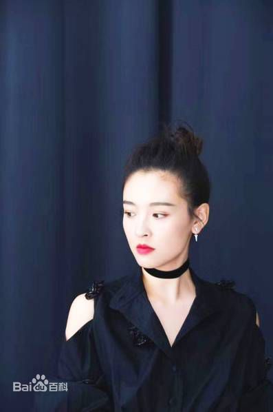 吴倩(Janice)腾讯视频星光大赏年度突破电视剧女演员性感图片壁纸