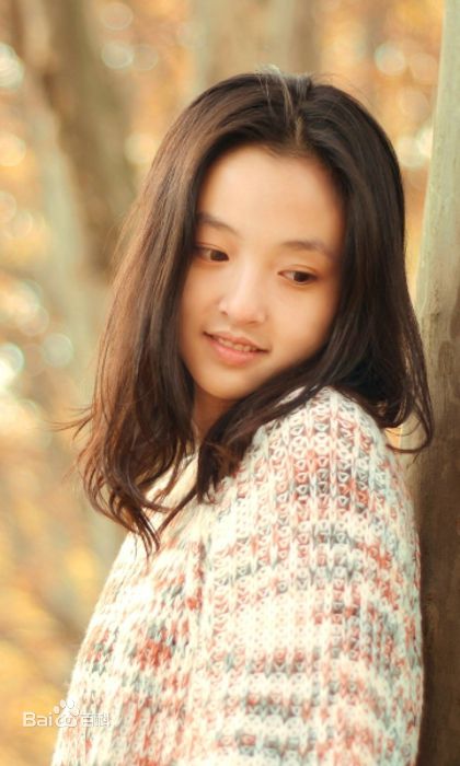 吴倩(Janice)早年美图素颜照壁纸