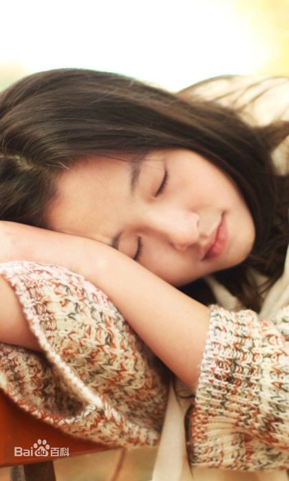 吴倩(Janice)早年美图素颜照壁纸