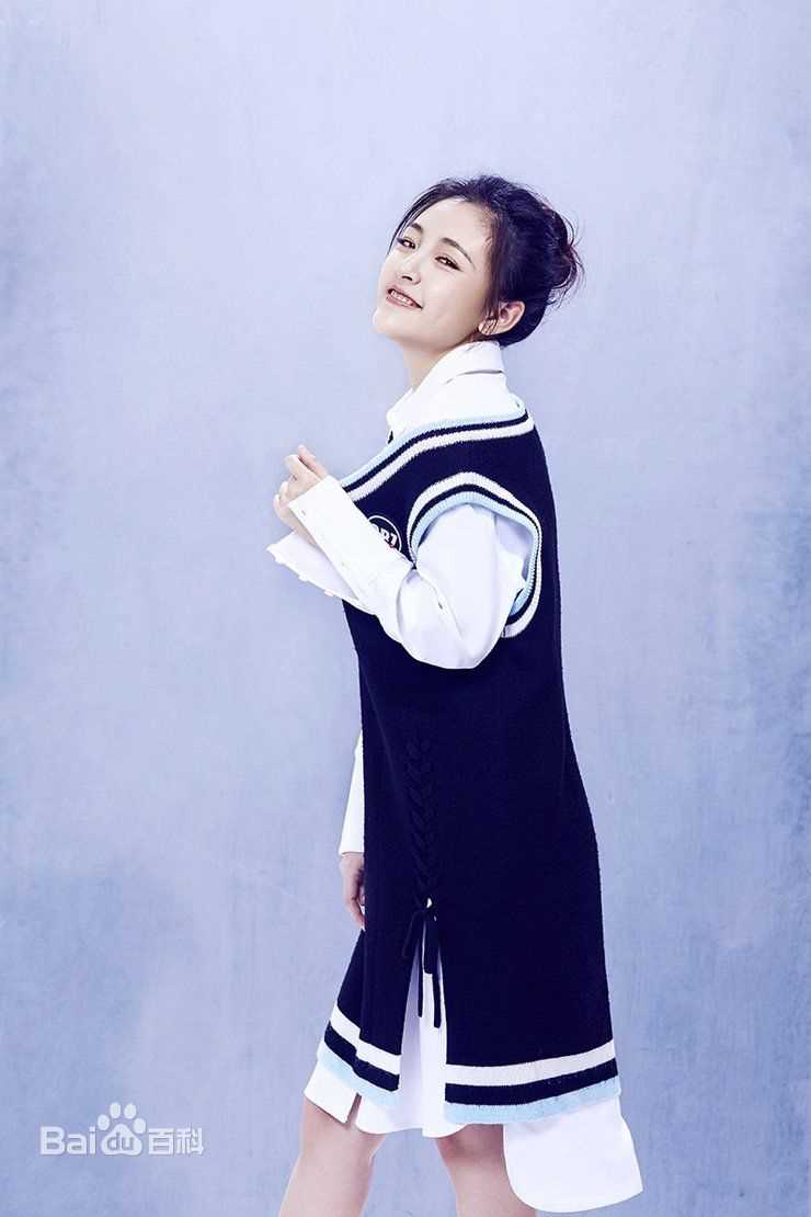 吴倩(Janice)演绎校园风前后照片