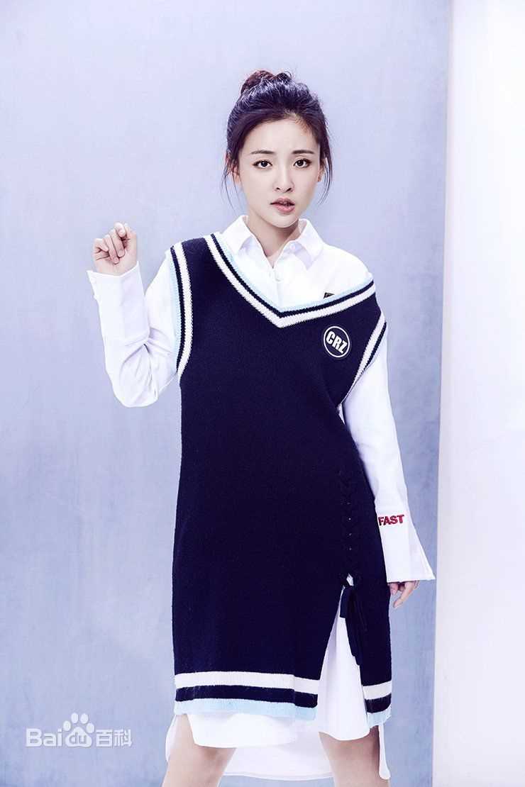 吴倩(Janice)演绎校园风前后照片