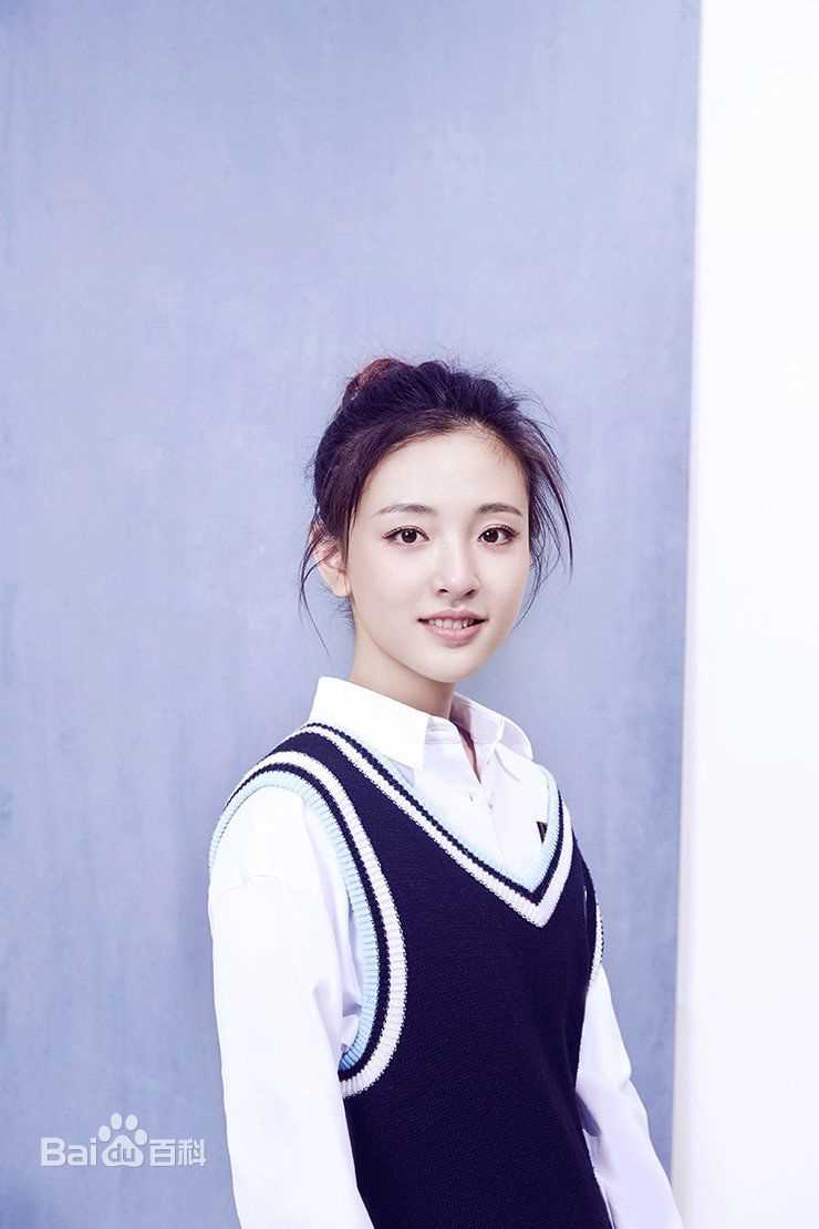 吴倩(Janice)演绎校园风前后照片