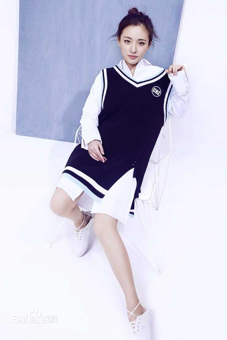 吴倩(Janice)演绎校园风前后照片