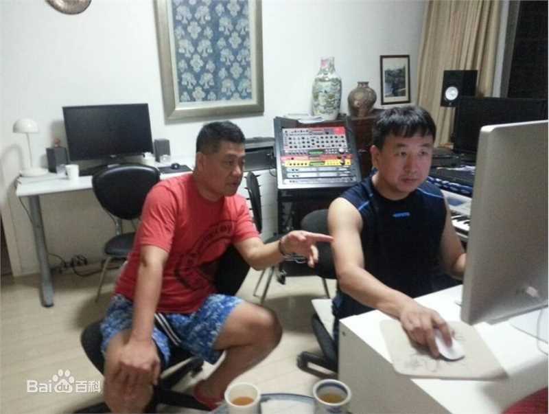 姜凯阳导演工作照性感图片图集