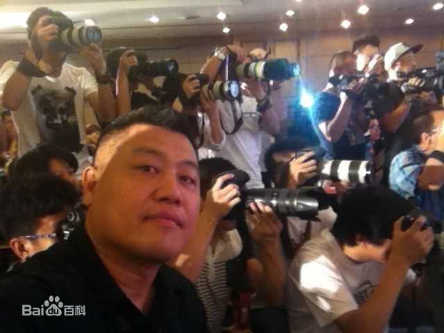 姜凯阳导演工作照性感图片图集