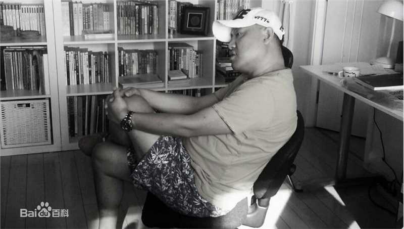 姜凯阳导演工作照性感图片图集