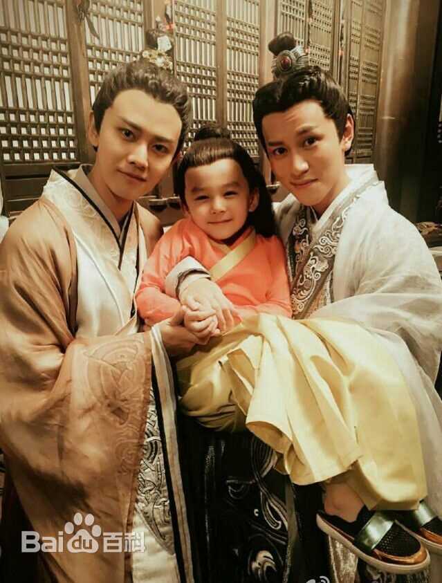 最新任嘉伦(Allen)在《大唐荣耀》饰李俶中的壁纸