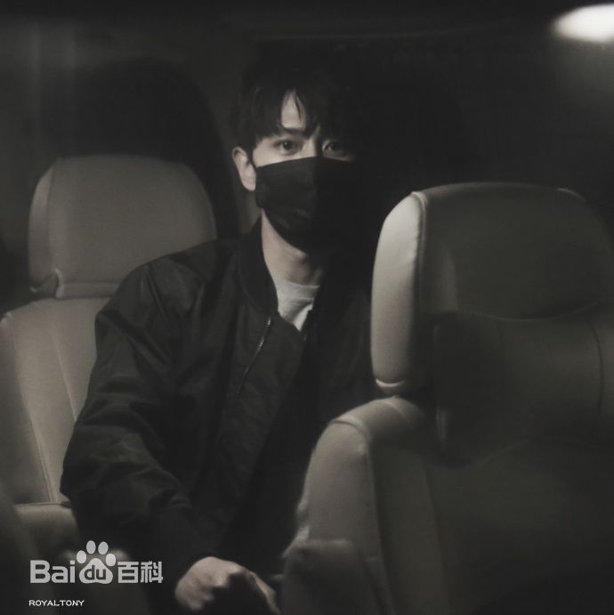 任嘉伦(Allen)路拍性感图片图集