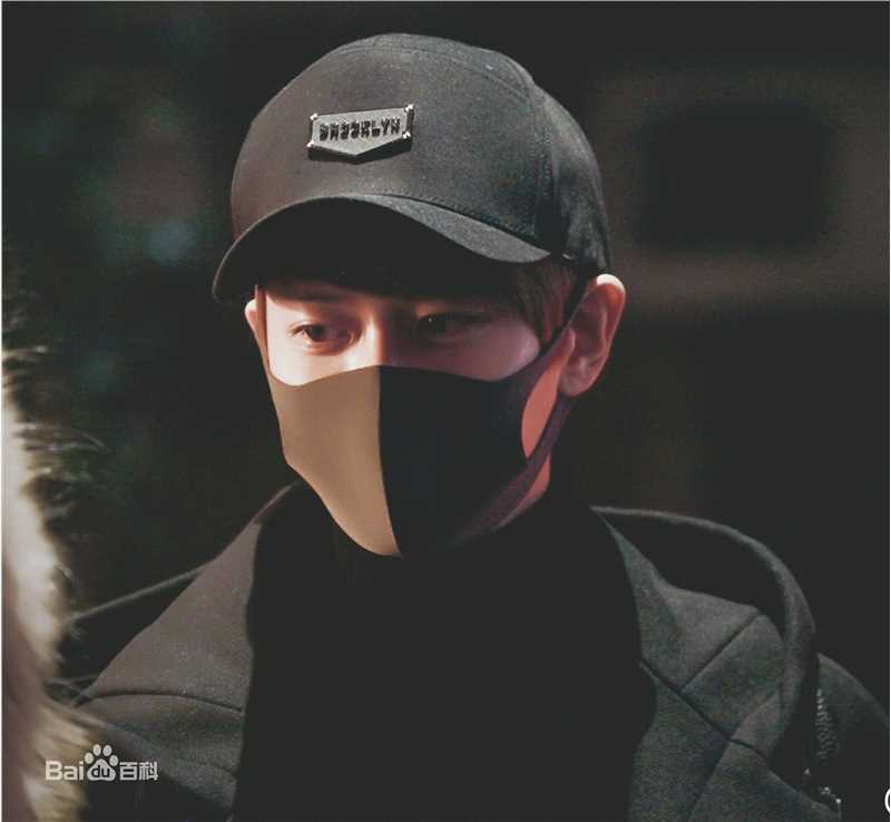 任嘉伦(Allen)路拍性感图片图集