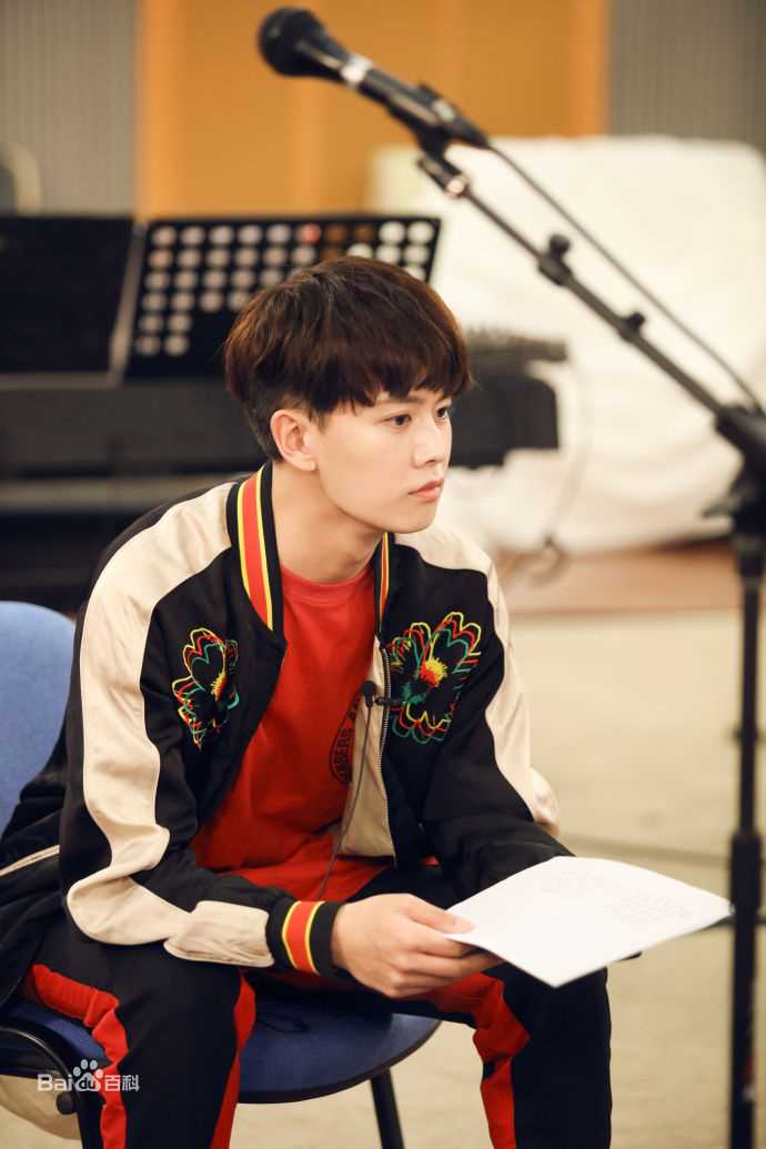 任嘉伦(Allen)跨界歌王前后照片