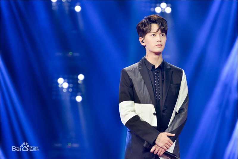 任嘉伦(Allen)跨界歌王前后照片