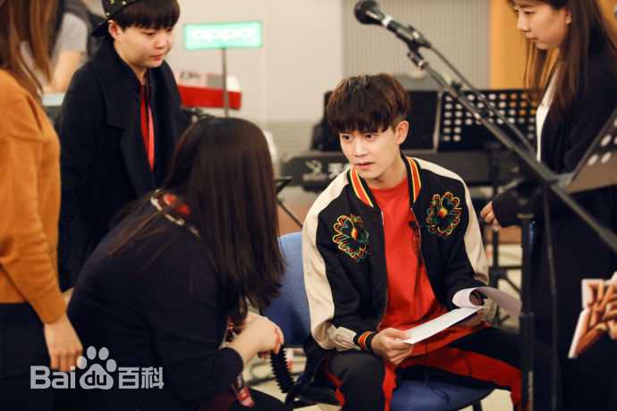 任嘉伦(Allen)跨界歌王前后照片