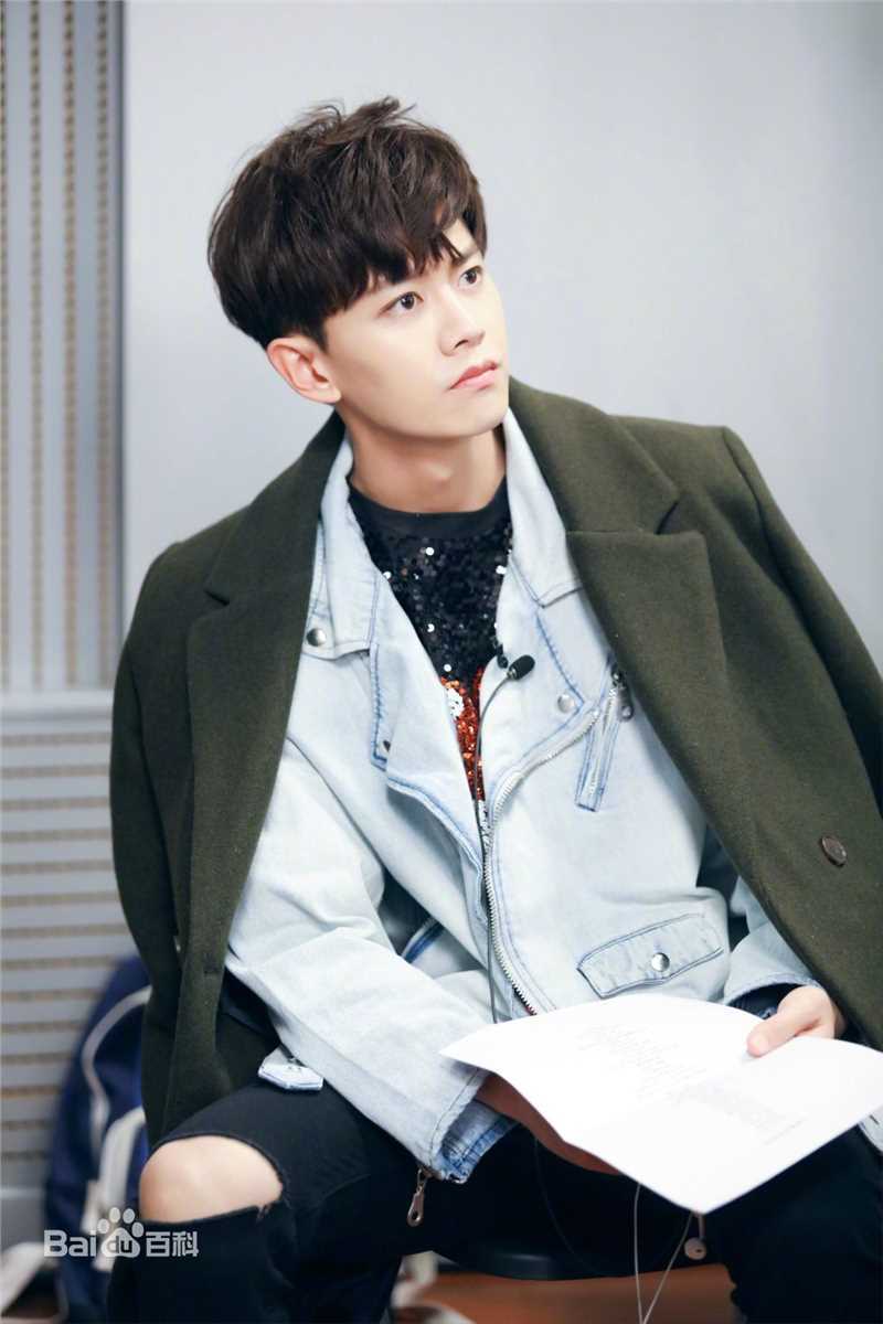 任嘉伦(Allen)跨界歌王前后照片