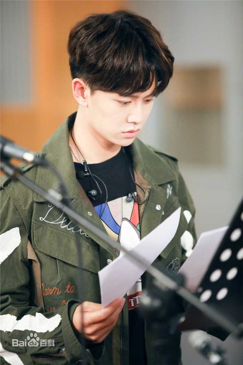 任嘉伦(Allen)跨界歌王前后照片