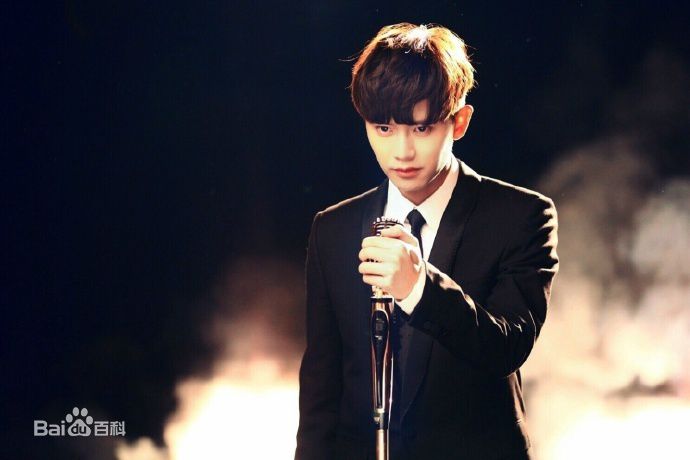 任嘉伦(Allen)跨界歌王前后照片