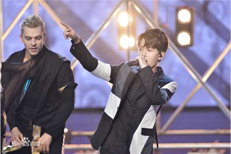 任嘉伦(Allen)跨界歌王前后照片