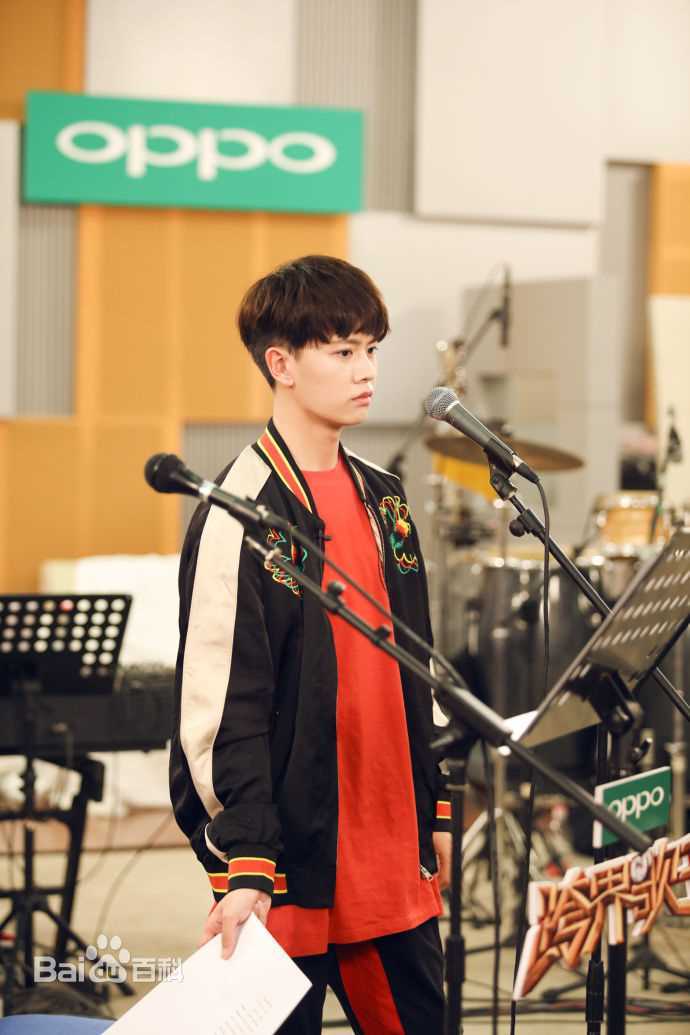 任嘉伦(Allen)跨界歌王前后照片