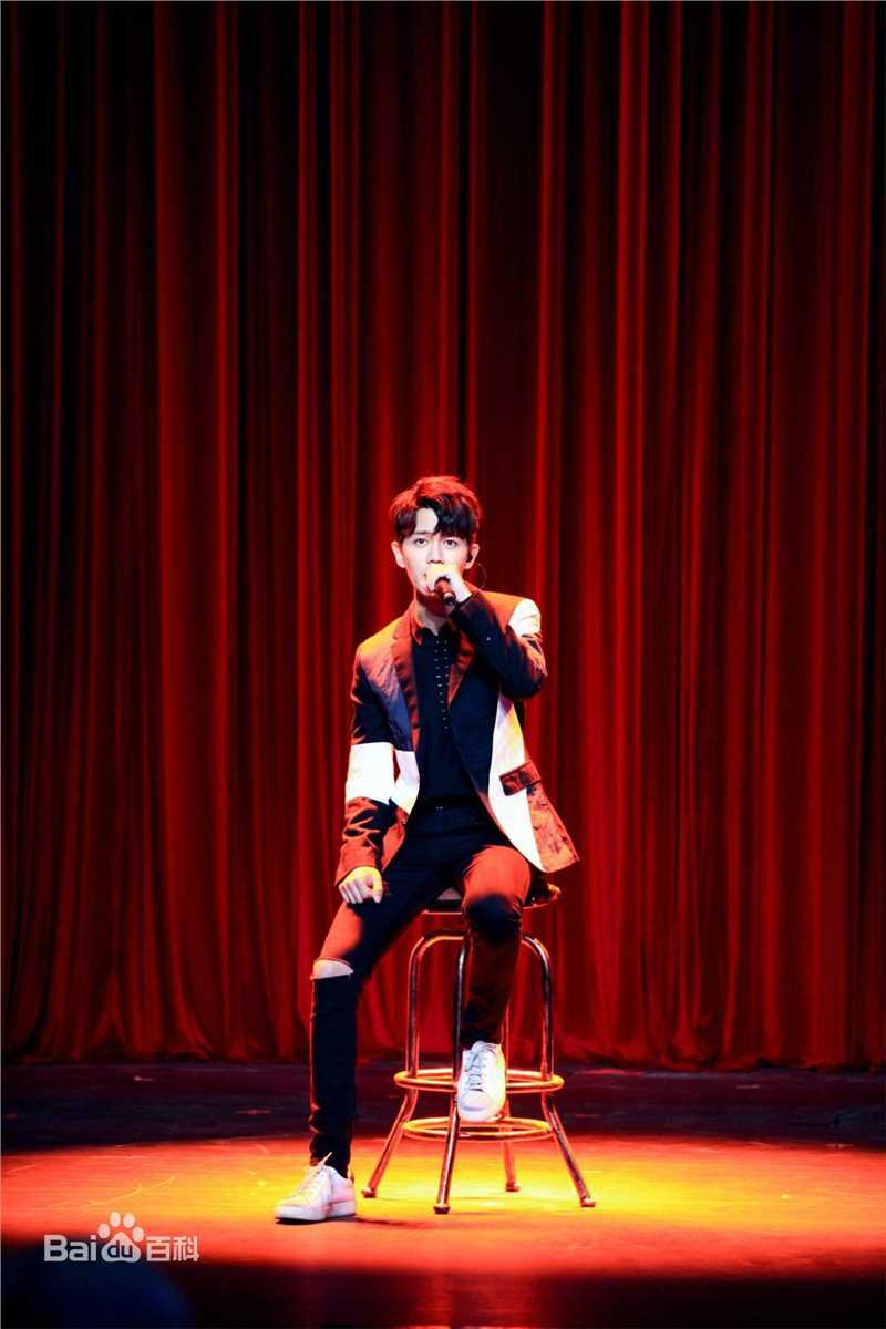 任嘉伦(Allen)跨界歌王前后照片