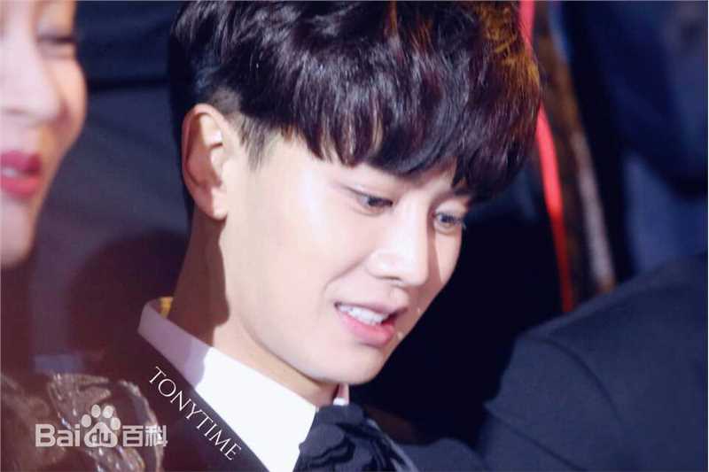 任嘉伦(Allen)跨界歌王前后照片