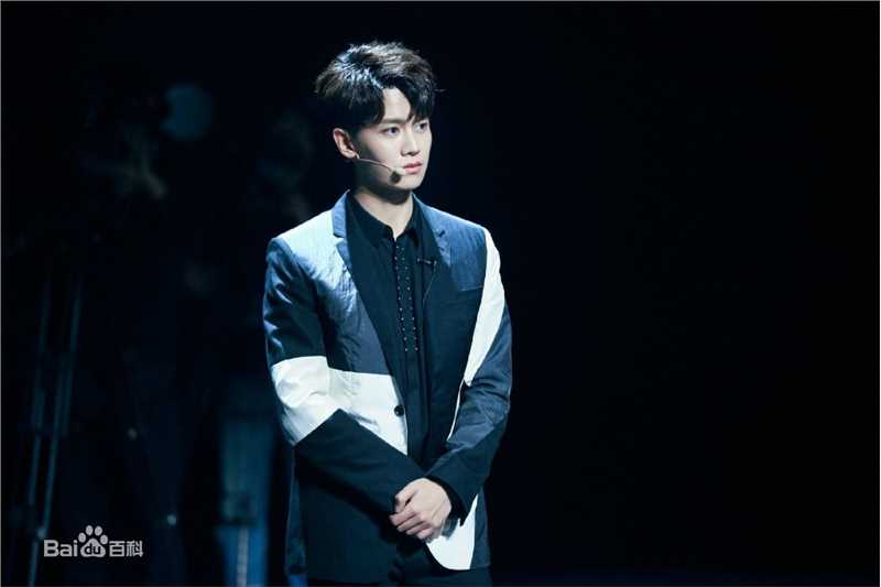 任嘉伦(Allen)跨界歌王前后照片