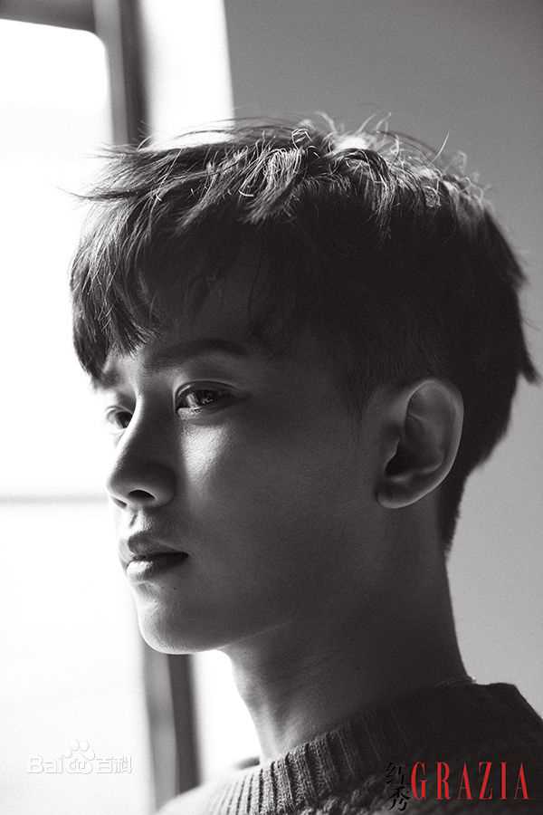 任嘉伦(Allen)红秀素颜照相册