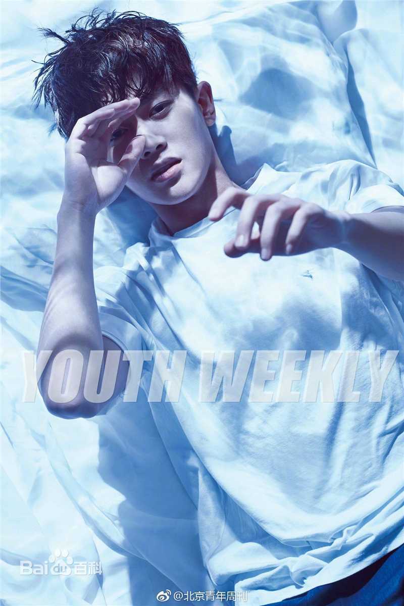 任嘉伦(Allen)北京青年周刊前后照片