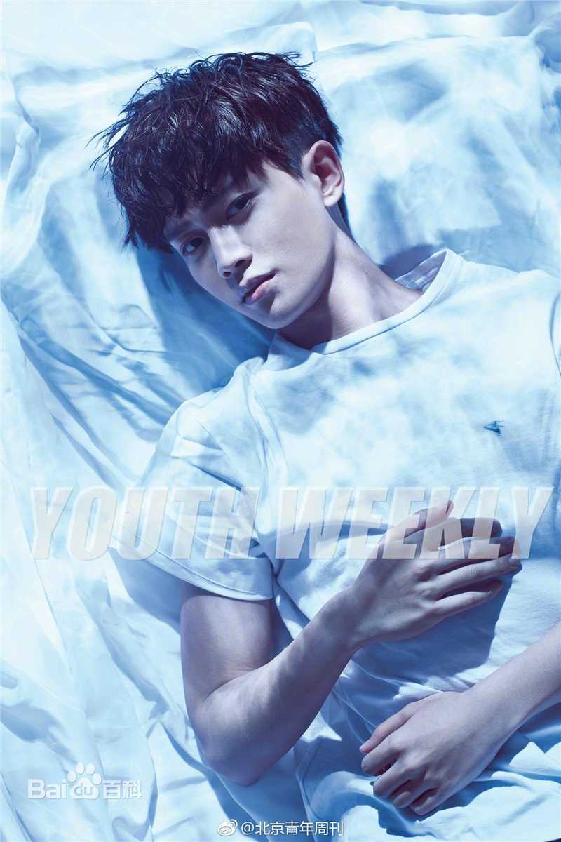 任嘉伦(Allen)北京青年周刊前后照片