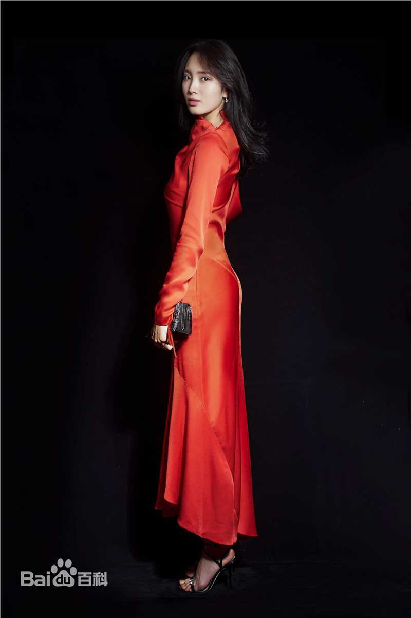 王紫璇(CiCi)宣传照壁纸壁纸