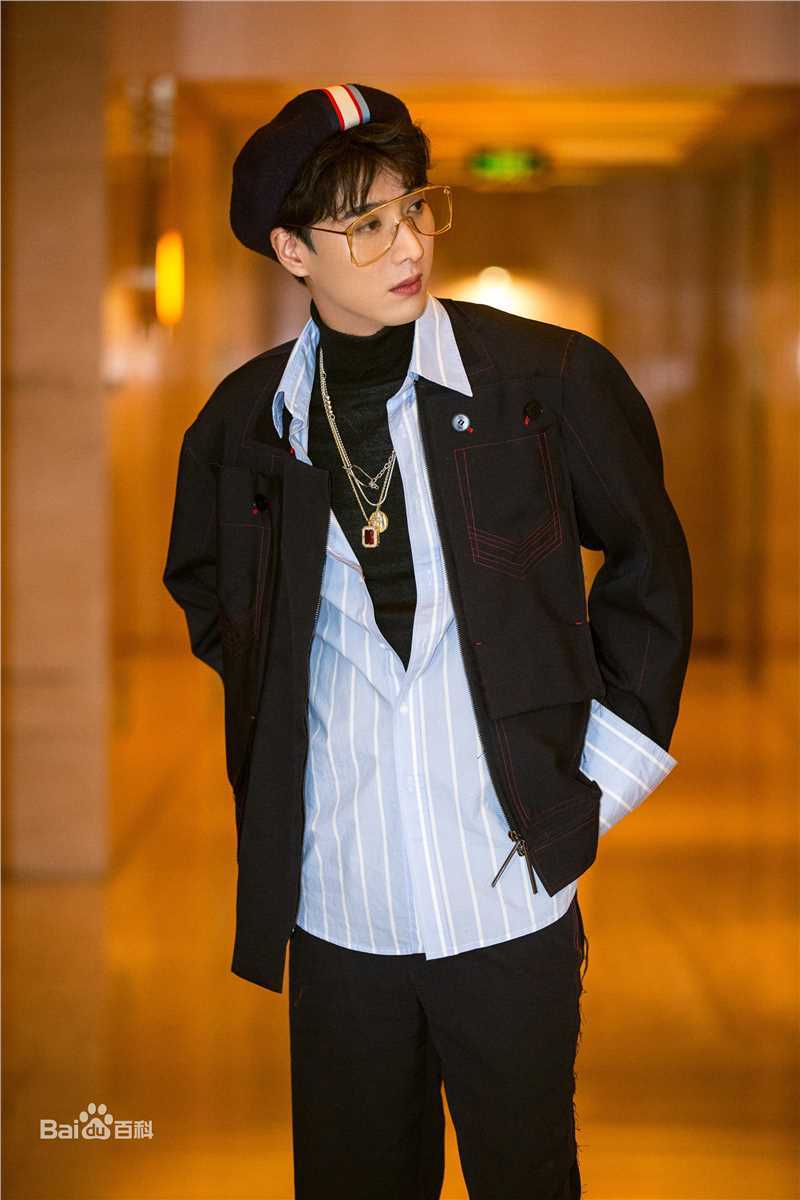 应昊茗最新别样青春壁纸