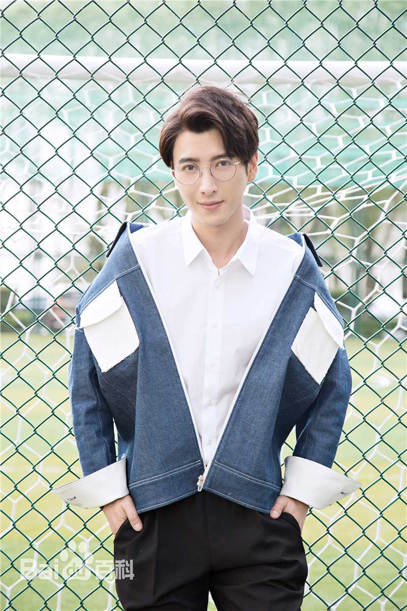 应昊茗牛仔街拍图片图册