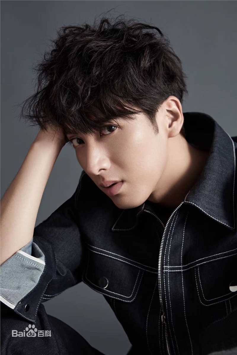 应昊茗牛仔黑好看惑素颜照相册