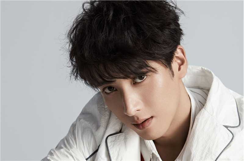 高清应昊茗性感图片