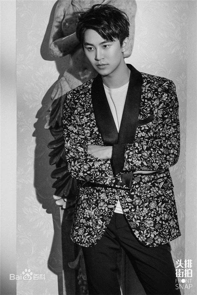 代超头排街拍壁纸壁纸