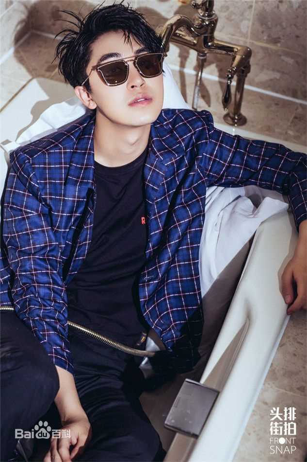 代超头排街拍壁纸壁纸