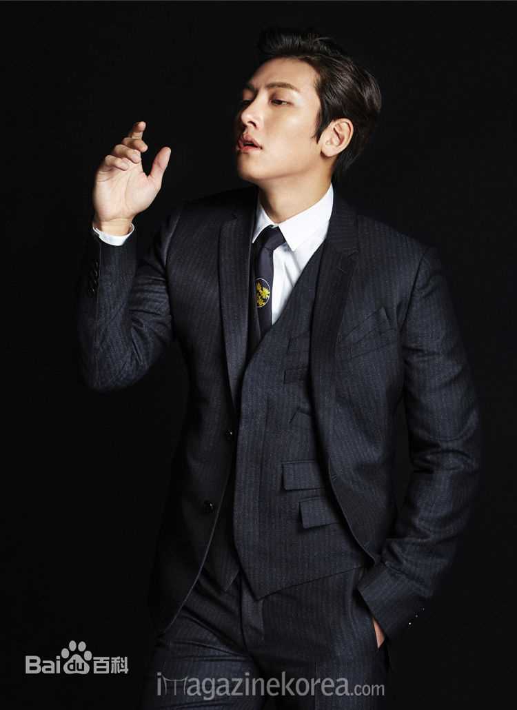 池昌旭(Ji Chang Wook、チ チャンウク)杂志《Esquire》2015年11月号