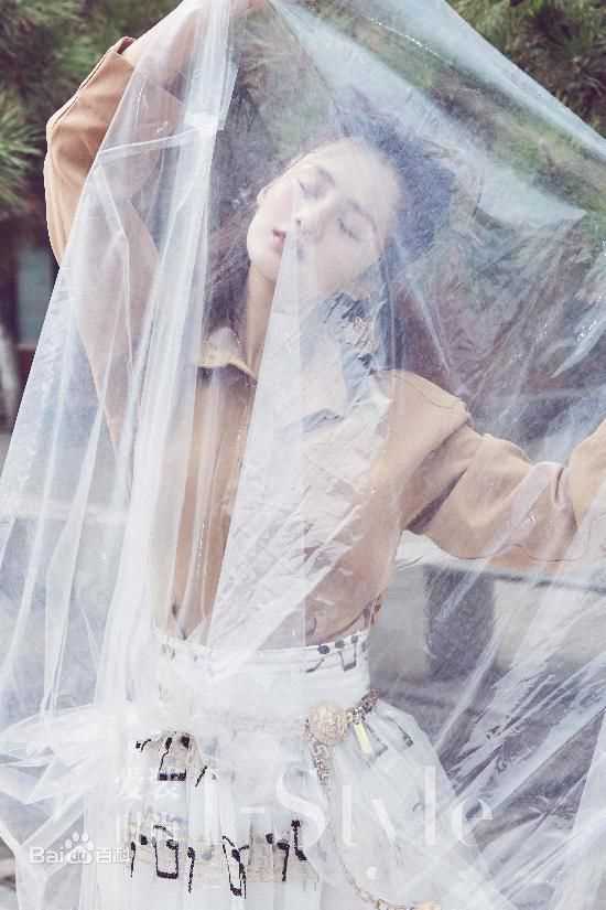 安悦溪(Yue Xi An)时尚街拍图前后照片