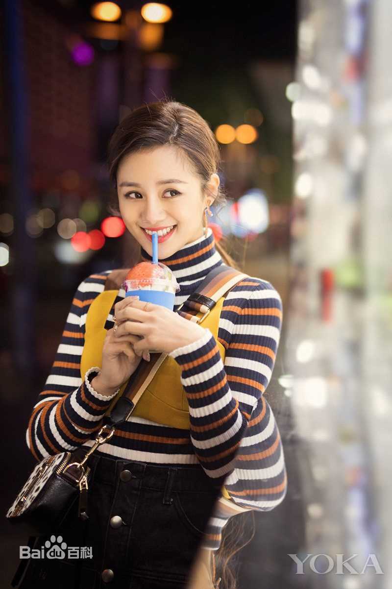 安悦溪(Yue Xi An)时尚街拍图前后照片