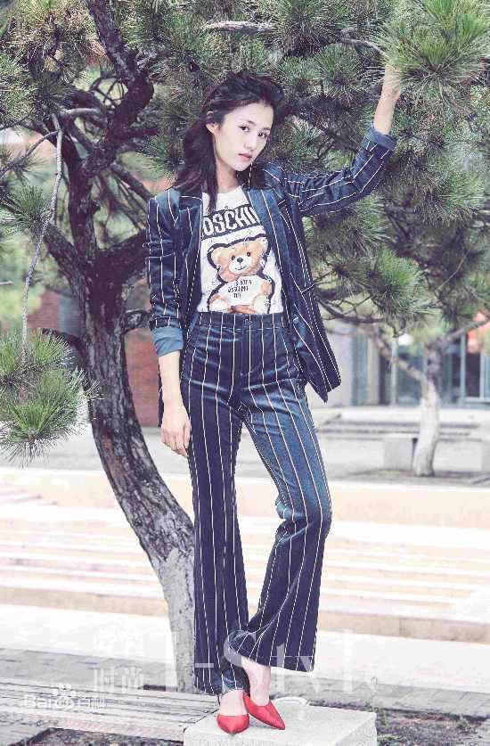 安悦溪(Yue Xi An)时尚街拍图前后照片