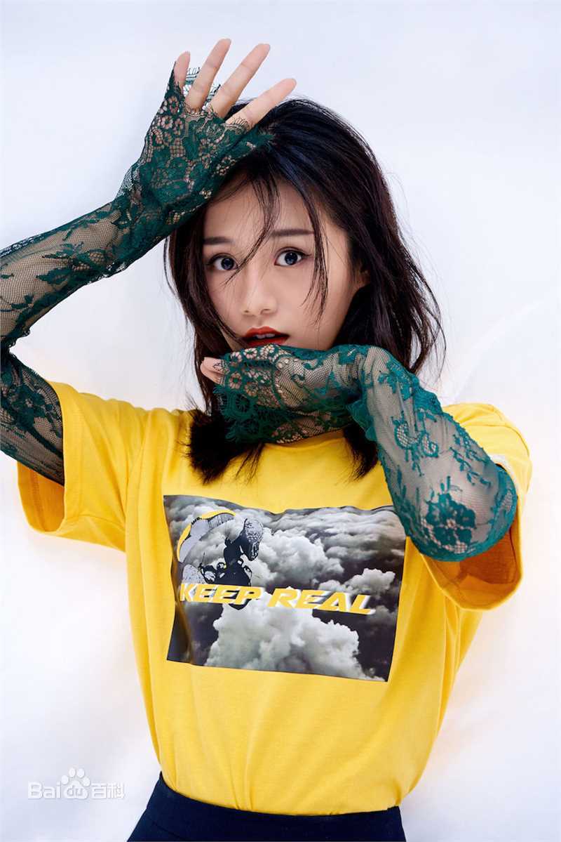 安悦溪(Yue Xi An)时尚街拍图前后照片